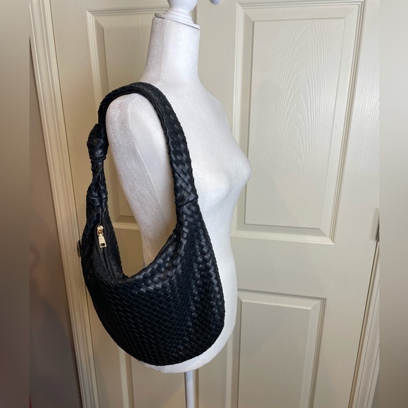 Melie Bianco Brigitte large  Black Woven Shoulder Bag - Picture 9 of 10